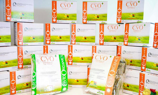 Madagascar : le président défend sa potion prétendument anti-coronavirus