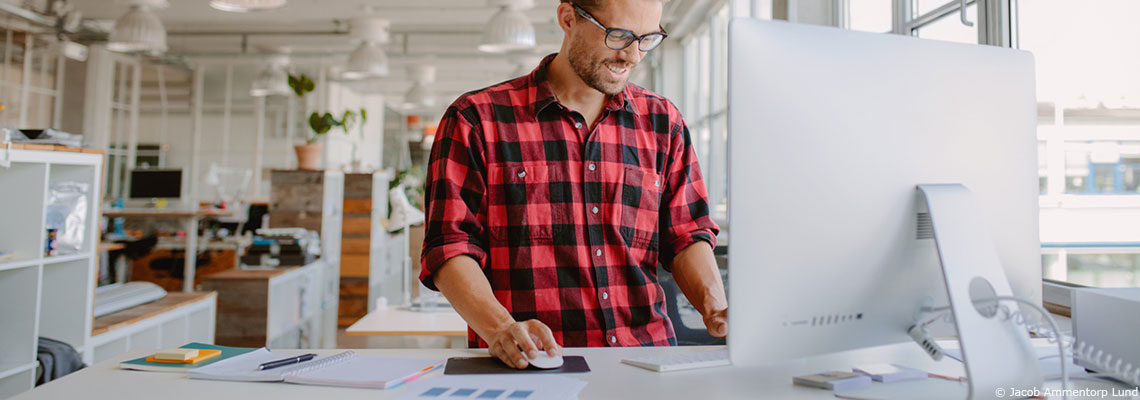 Vaut-il vraiment mieux travailler debout plutôt qu’assis ?