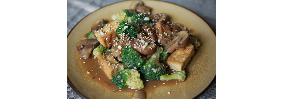 Poêlée de tofu, champignon et brocolis