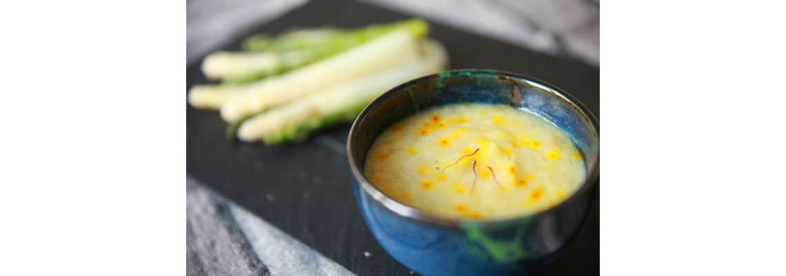 Mousse d’asperge blanche au safran
