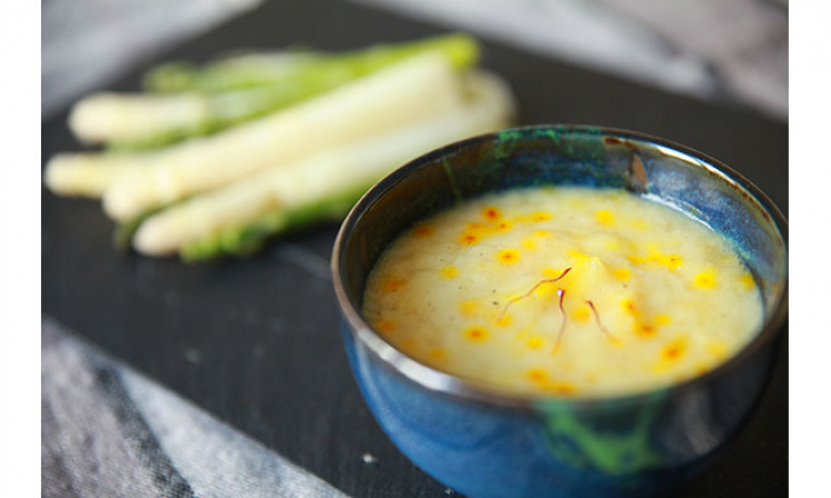 Mousse d’asperge blanche au safran